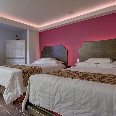 Romantic Inn & Suites Dallas Room photo