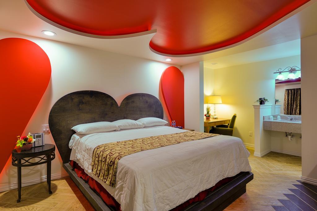 Romantic Inn & Suites Dallas Room photo